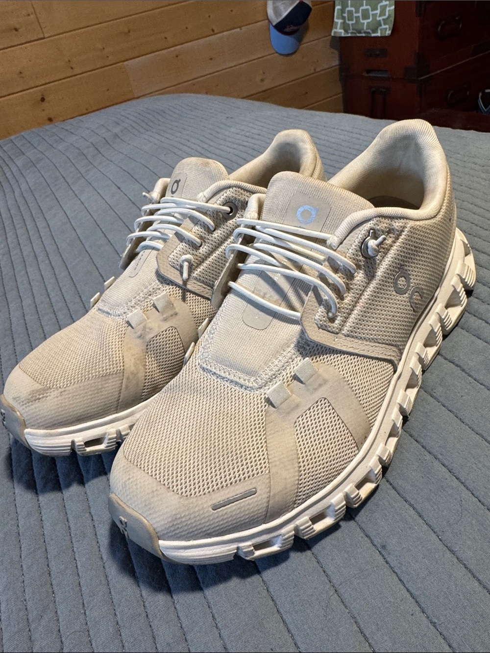 Cloud 6 woman’s Athletic Sneakers in Light cream